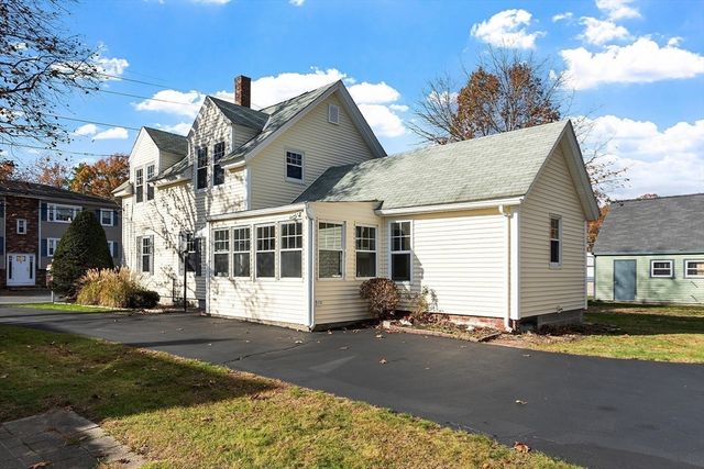 7 Groton Harvard Rd, Ayer, MA 01432