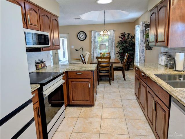 512 Sagittarius Street, Mission, TX 78572