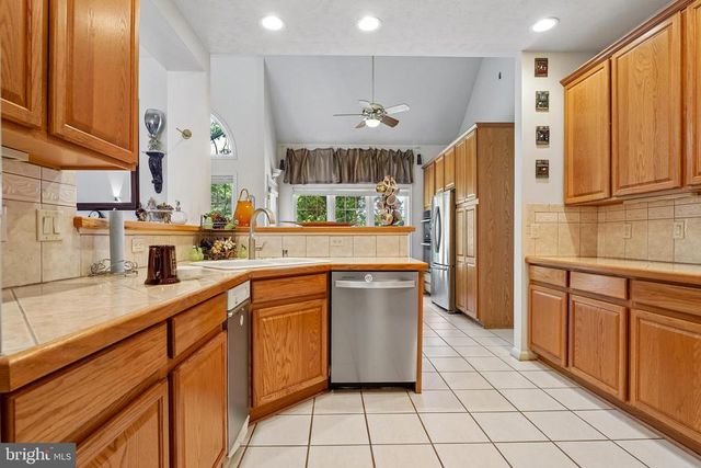 6919 GOVERNORS GRANT LN, Fredericksburg, VA 22407