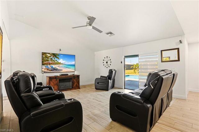 1901 SW 14th ST, Cape Coral, FL 33991