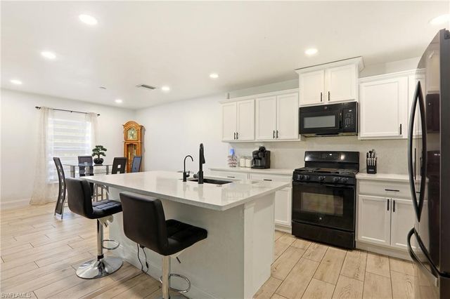 1901 SW 14th ST, Cape Coral, FL 33991