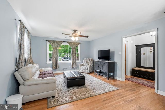 404 GRAISBURY AVE, Haddonfield, NJ 08033