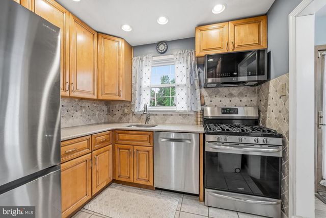 404 GRAISBURY AVE, Haddonfield, NJ 08033
