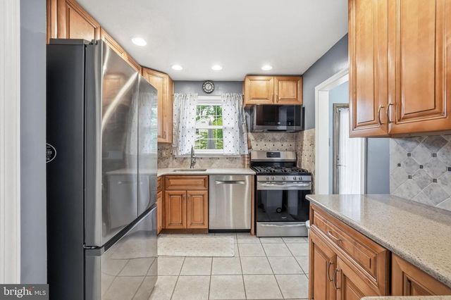 404 GRAISBURY AVE, Haddonfield, NJ 08033
