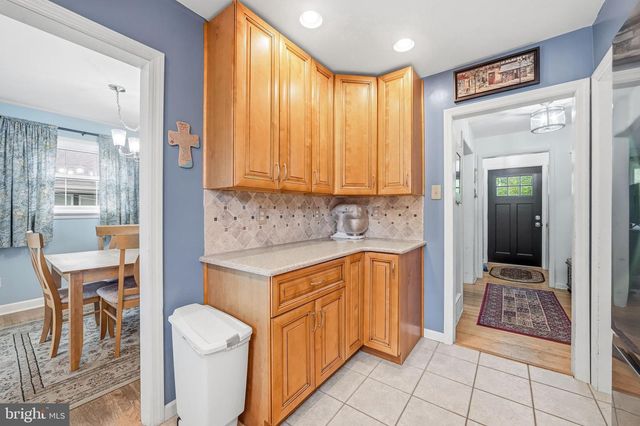 404 GRAISBURY AVE, Haddonfield, NJ 08033