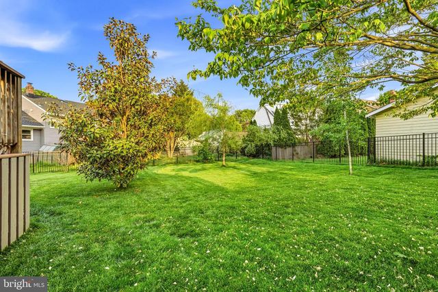 404 GRAISBURY AVE, Haddonfield, NJ 08033