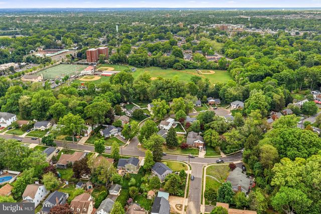404 GRAISBURY AVE, Haddonfield, NJ 08033