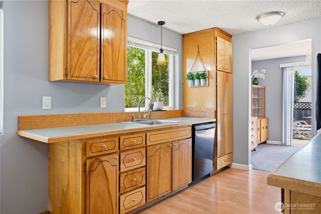 3020 206th Place SW, Lynnwood, WA 98036