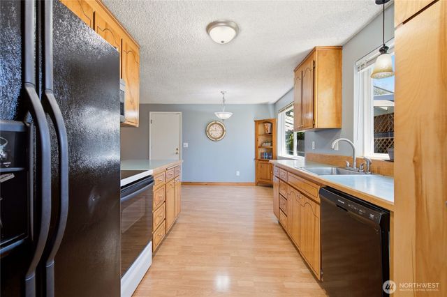 3020 206th Place SW, Lynnwood, WA 98036