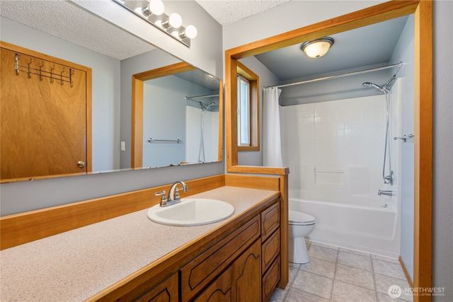 3020 206th Place SW, Lynnwood, WA 98036