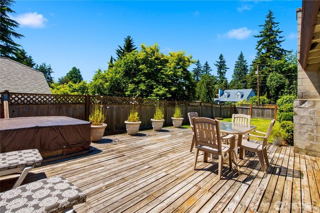 3020 206th Place SW, Lynnwood, WA 98036