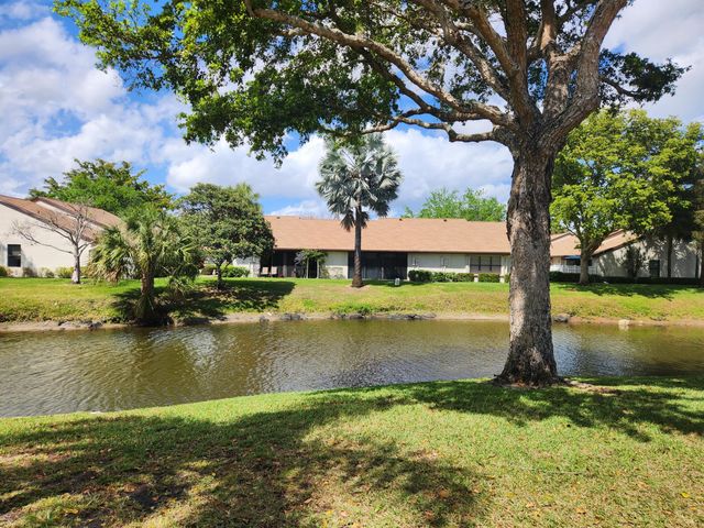 3226 S Carambola Cir S S, Coconut Creek, FL 33066