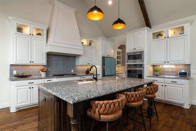 9101 Iron Mountain Trail, Justin, TX 76247