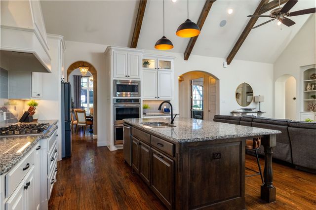 9101 Iron Mountain Trail, Justin, TX 76247