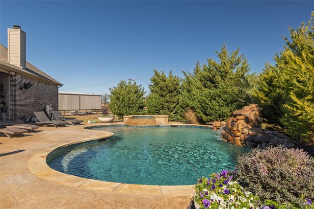 9101 Iron Mountain Trail, Justin, TX 76247