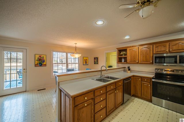 245 Stonecreek Place, Paducah, KY 42003