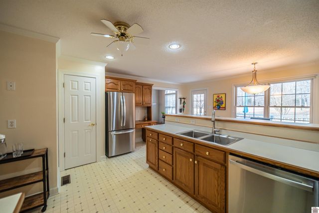 245 Stonecreek Place, Paducah, KY 42003