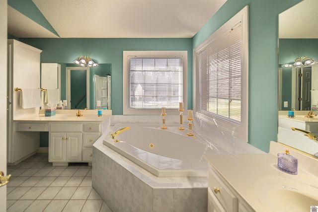 245 Stonecreek Place, Paducah, KY 42003