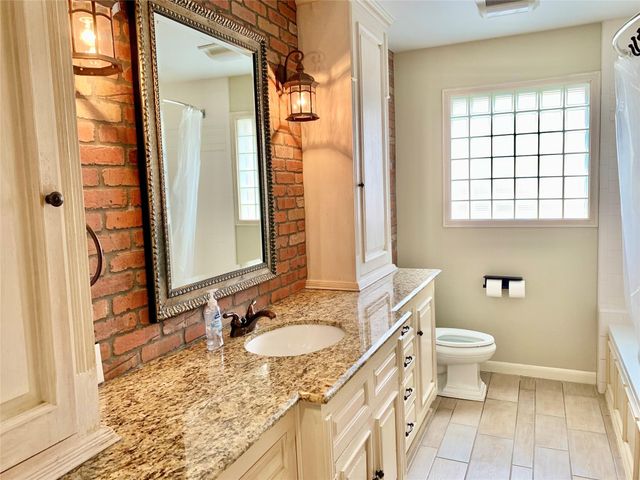 9634 Fairdale Lane, Houston, TX 77063