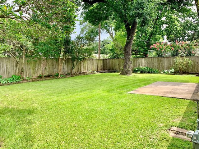 9634 Fairdale Lane, Houston, TX 77063