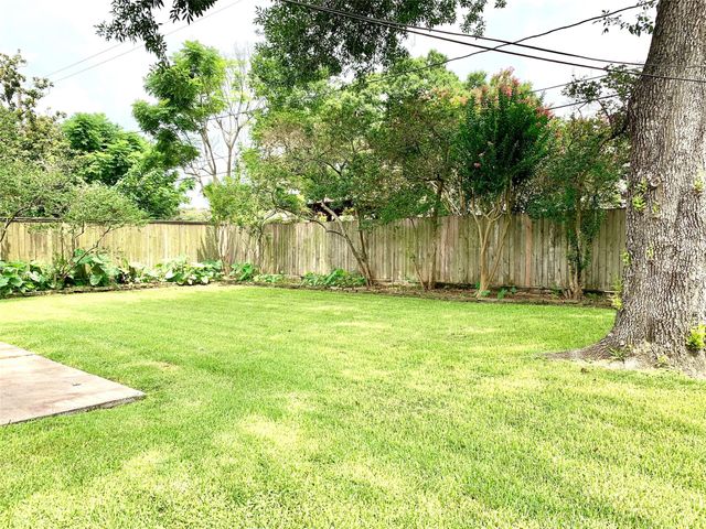 9634 Fairdale Lane, Houston, TX 77063