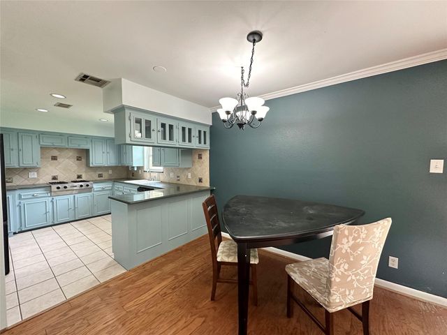 9634 Fairdale Lane, Houston, TX 77063