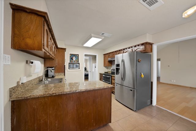 6905 Yorkston Street, Watauga, TX 76148