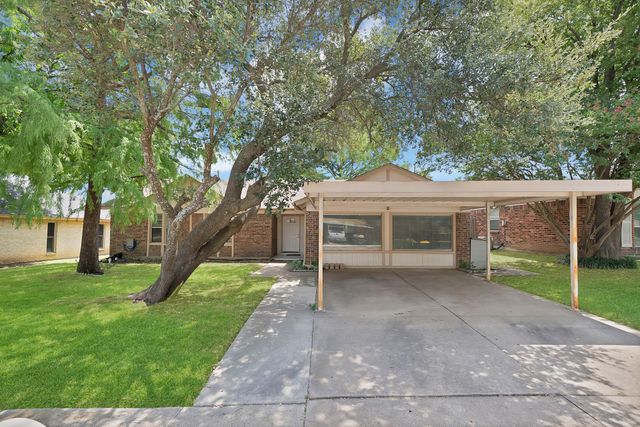 6905 Yorkston Street, Watauga, TX 76148