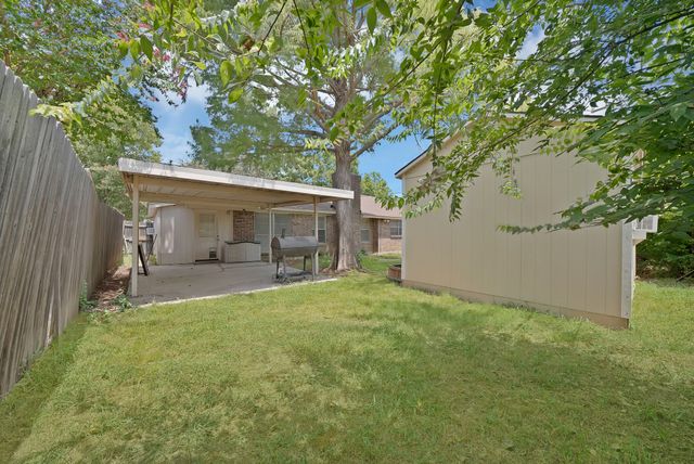 6905 Yorkston Street, Watauga, TX 76148