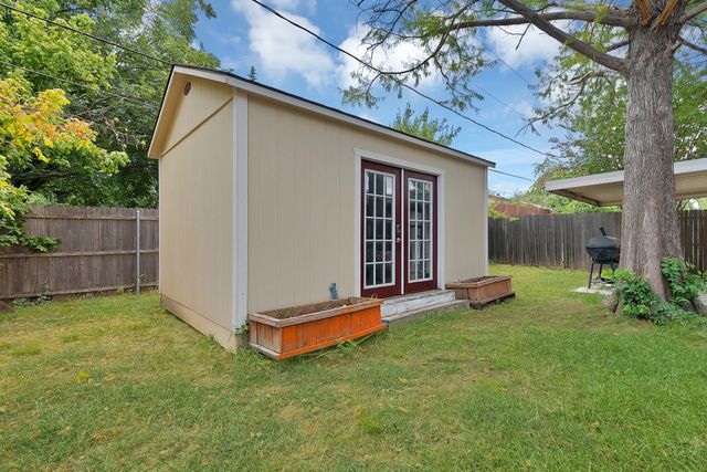 6905 Yorkston Street, Watauga, TX 76148