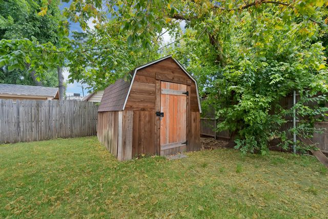 6905 Yorkston Street, Watauga, TX 76148