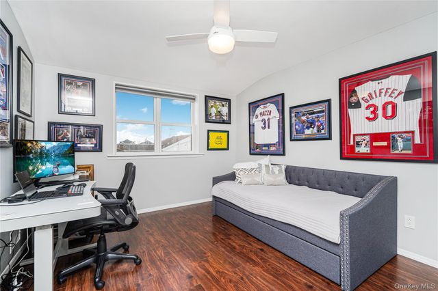 68 Gina Court, Staten Island, NY 10314