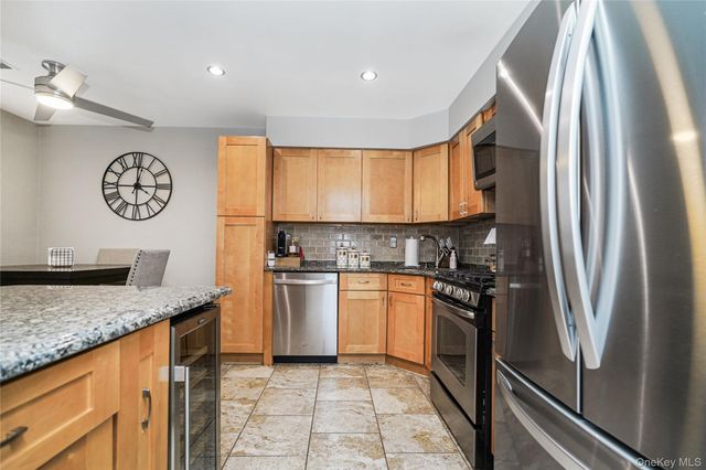 68 Gina Court, Staten Island, NY 10314