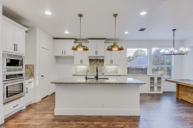 2401 Cabrillo Lane, Mansfield, TX 76063