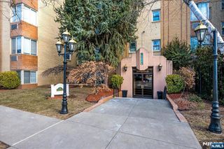 19 Lyons 402, Newark, NJ 07112