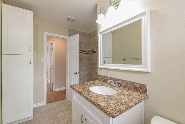 1509 N San Jacinto Street, Conroe, TX 77301