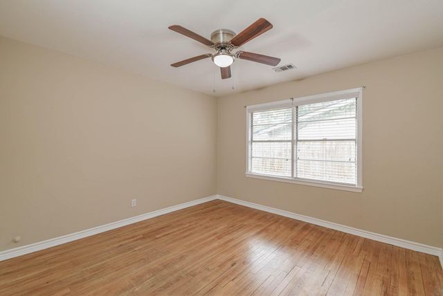 1509 N San Jacinto Street, Conroe, TX 77301