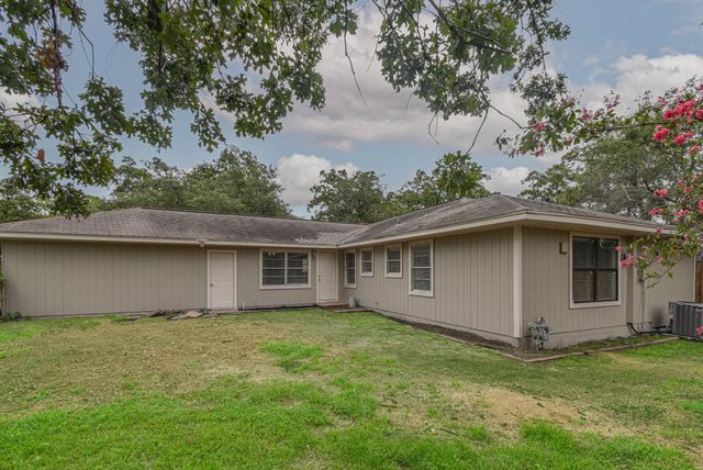 1509 N San Jacinto Street, Conroe, TX 77301