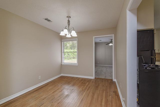 1509 N San Jacinto Street, Conroe, TX 77301