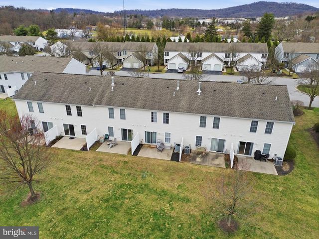 612 MALLARD DR, Etters, PA 17319