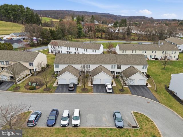 612 MALLARD DR, Etters, PA 17319