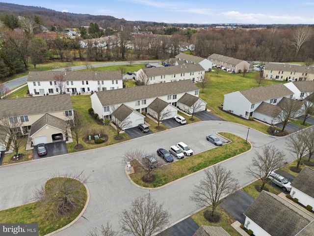 612 MALLARD DR, Etters, PA 17319