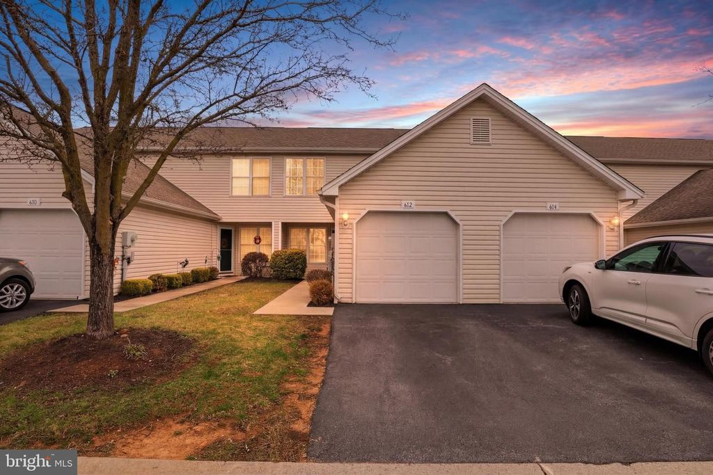 612 MALLARD DR, Etters, PA 17319