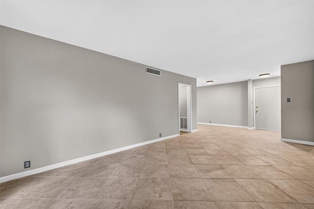 2601 Bellefontaine Street B110, Houston, TX 77025