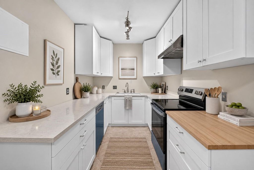 2601 Bellefontaine Street B110, Houston, TX 77025