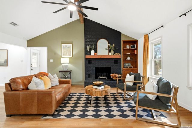 1522 Devin Dr, New Braunfels, TX 78130