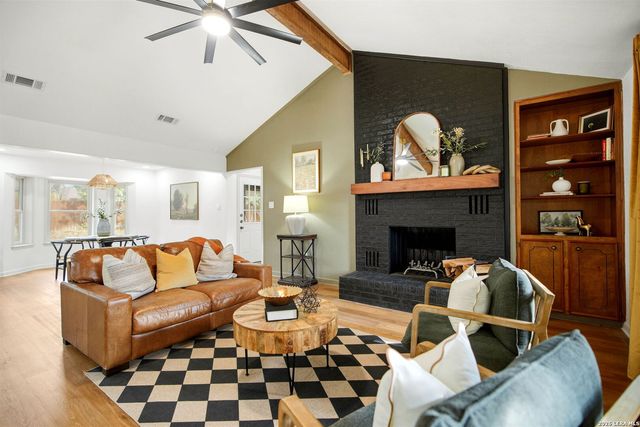 1522 Devin Dr, New Braunfels, TX 78130