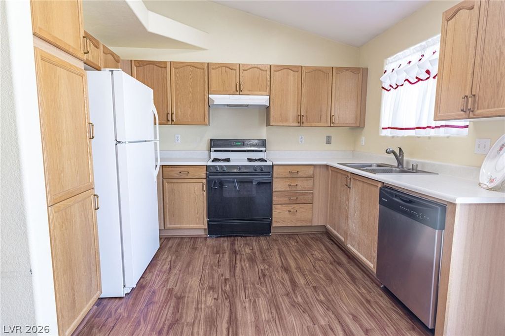 6300 Maxwood Court, Las Vegas, NV 89122 — photo 5