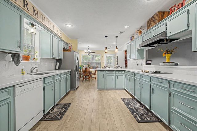 1450 Pleasant Valley Drive, Huntsville, TX 77340