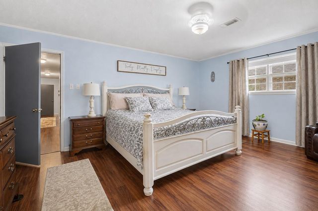 1450 Pleasant Valley Drive, Huntsville, TX 77340
